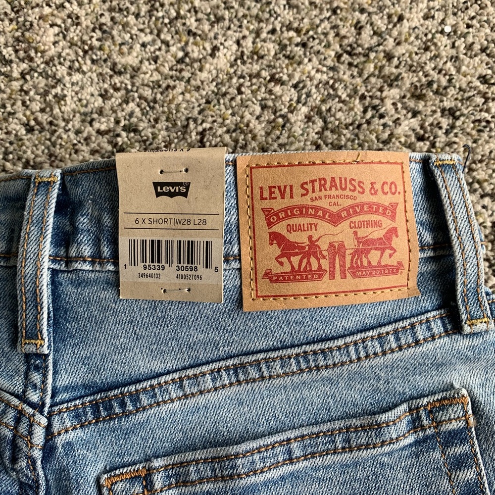 Womens Levi’s